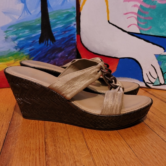 Nine West, Wedge heels, Size: 10 1/2, Color: Tan & Gold - Picture 7 of 7